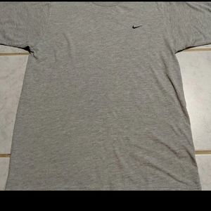 Mens Size Small Grey Nike Shirt